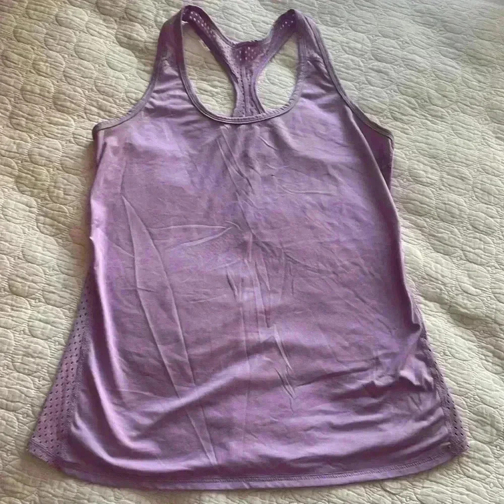 Women’s athletic tank